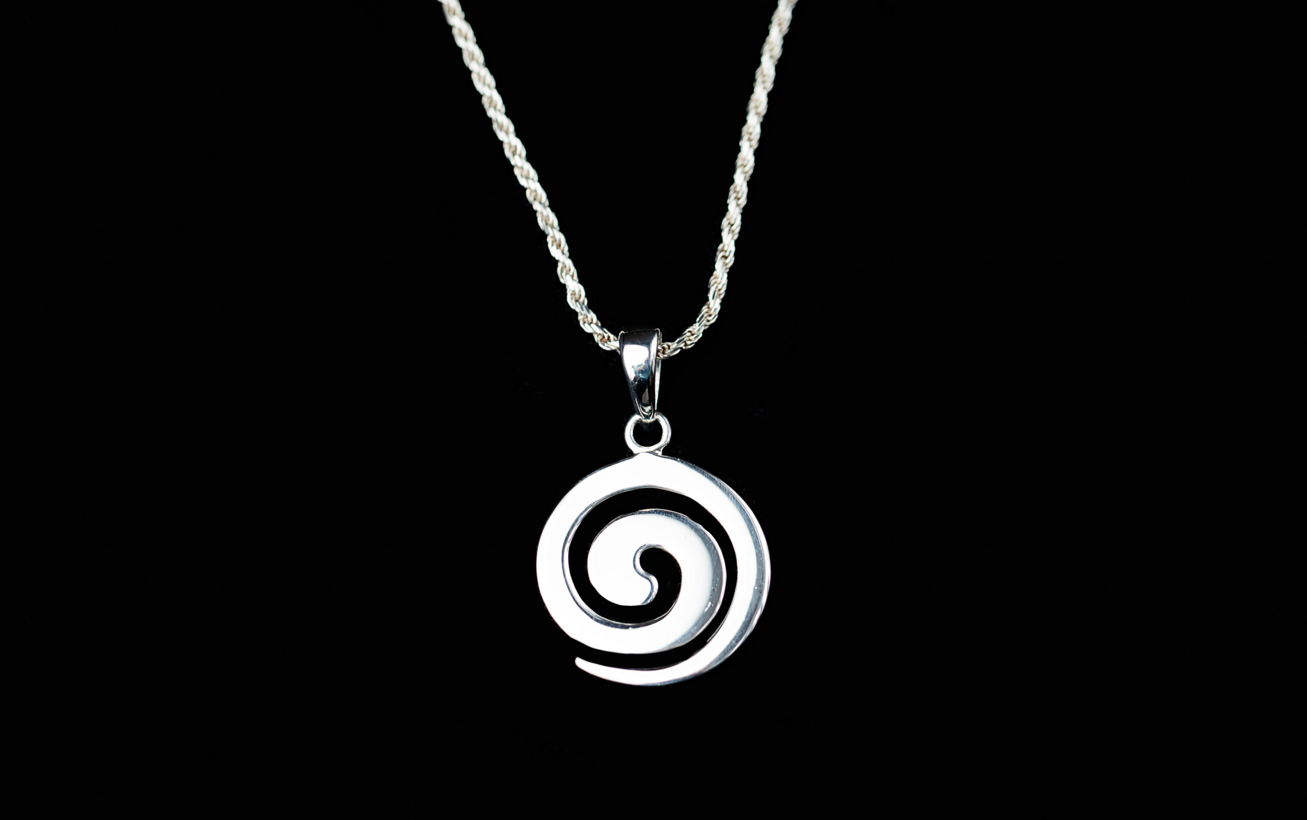 Sterling Silver Swarovski Mother of Pearl Celtic Necklace – The Celtic Ranch